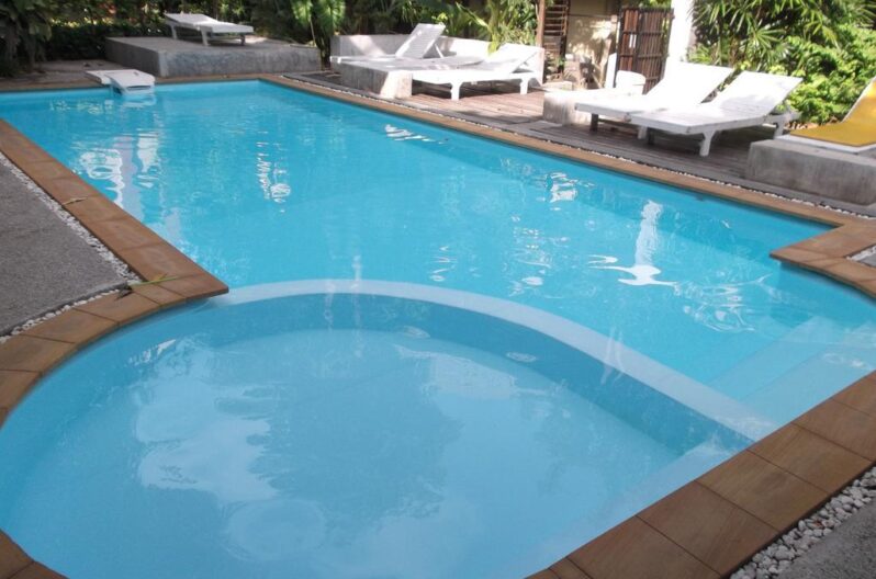 Anong Guesthouse pool